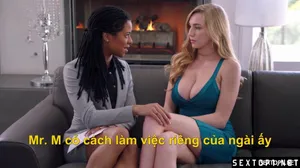 Mạnh Mẽ rất hay ve vãn. Tối nay, một người vợ 32 tuổi rất hấp dẫn. Cô ấy có búi tóc lớn cỡ D. Cô ấy vặn mình và được em trai phục vụ. Cô ấy rất thoải mái.
