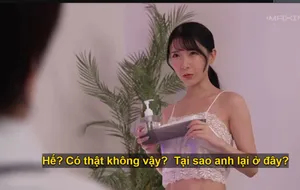 Cô gái ngực khủng cho biết cô được mời tham gia tiệc KTV khi bị phát hiện