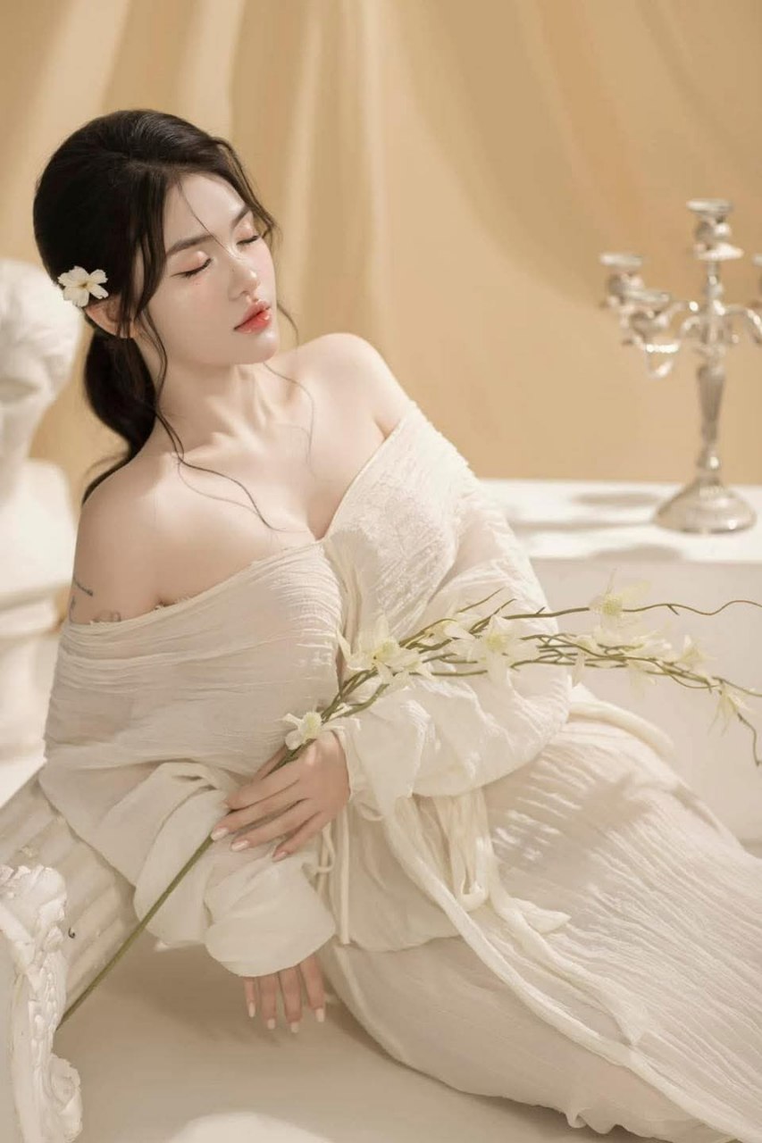 Em xinh như hoa khiến bao con cặc cương cứng